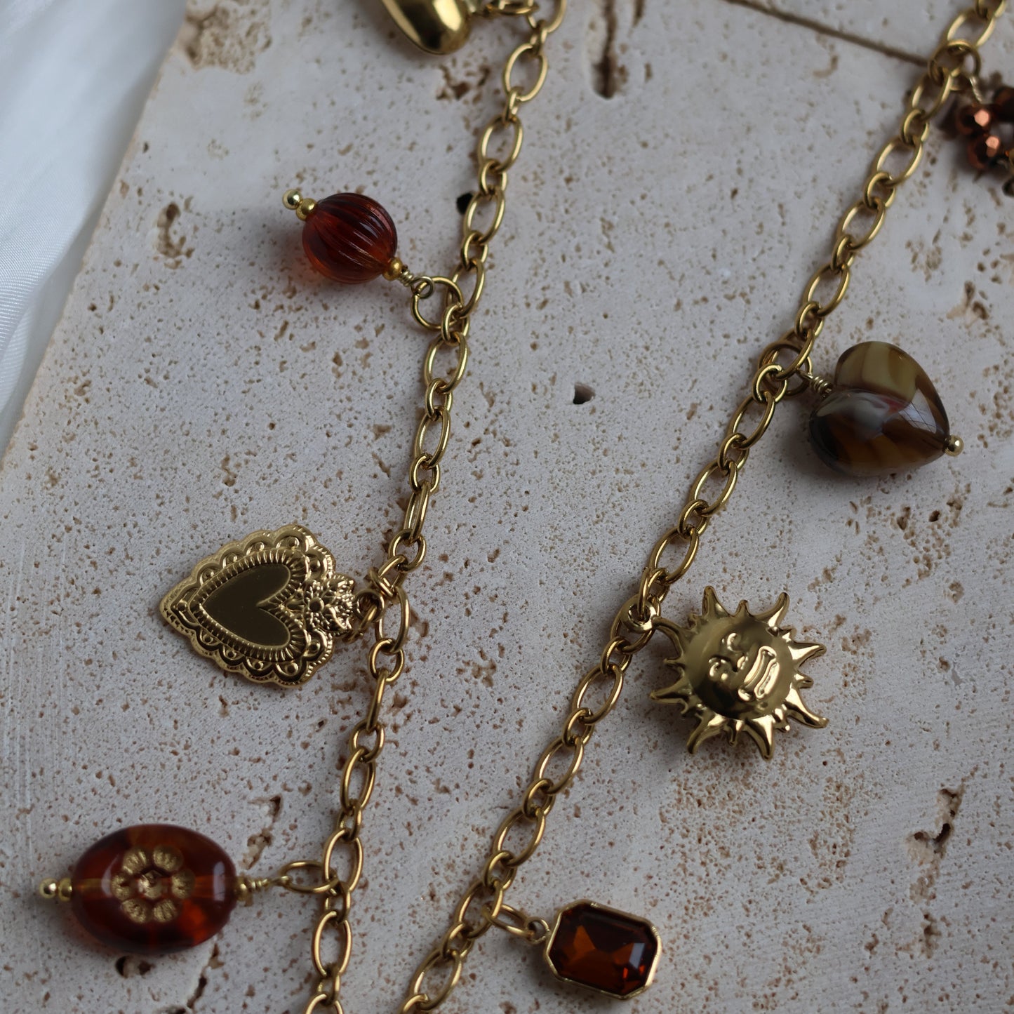Collier Velisya